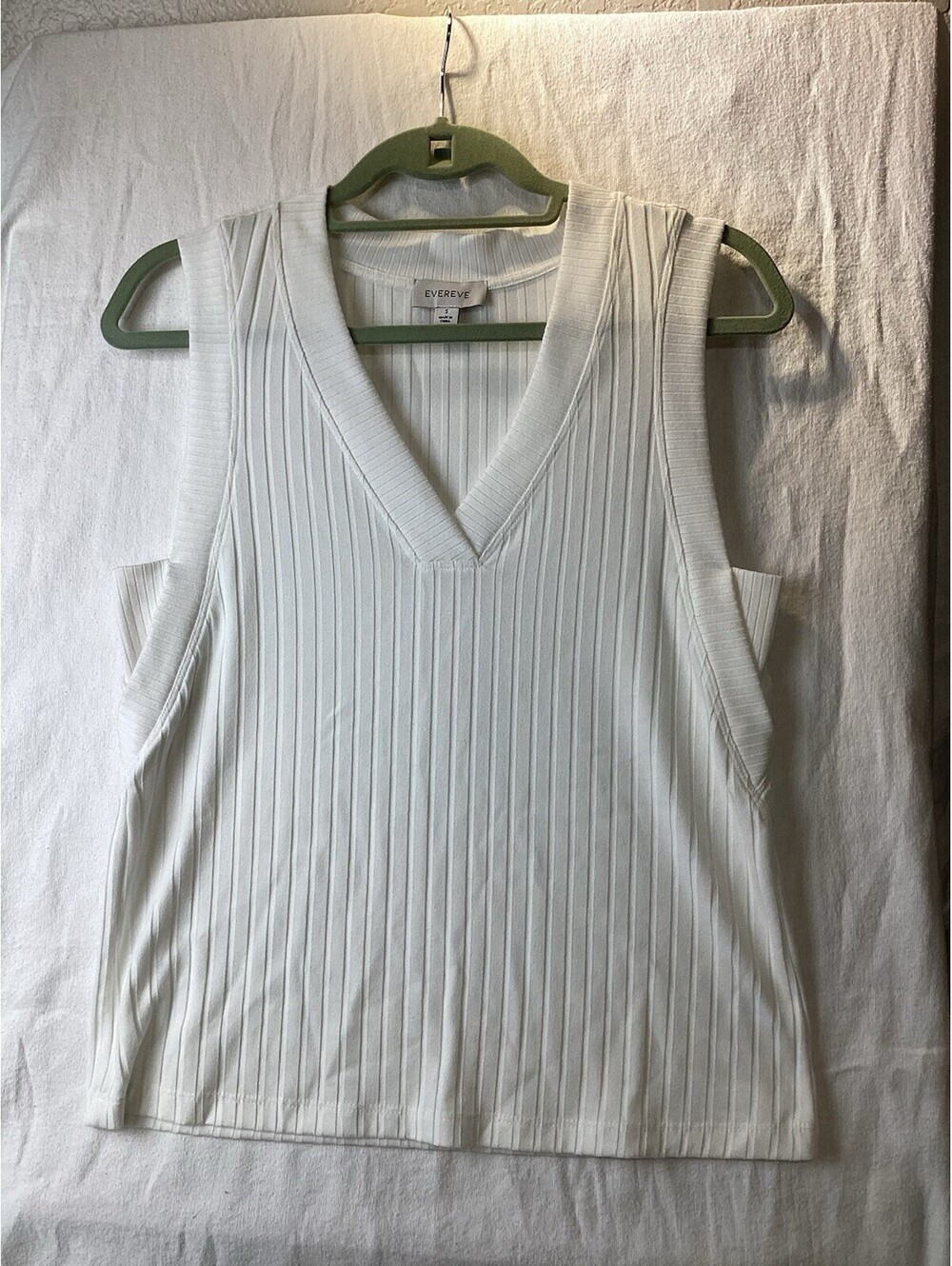 Evereve Women’s V Neck Ribbed Knit Sleeveless Tank Top Size S